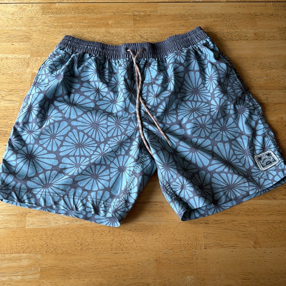 Howler Brothers Deepset Boardshorts - Coralhead - Men’s 34 - EUC